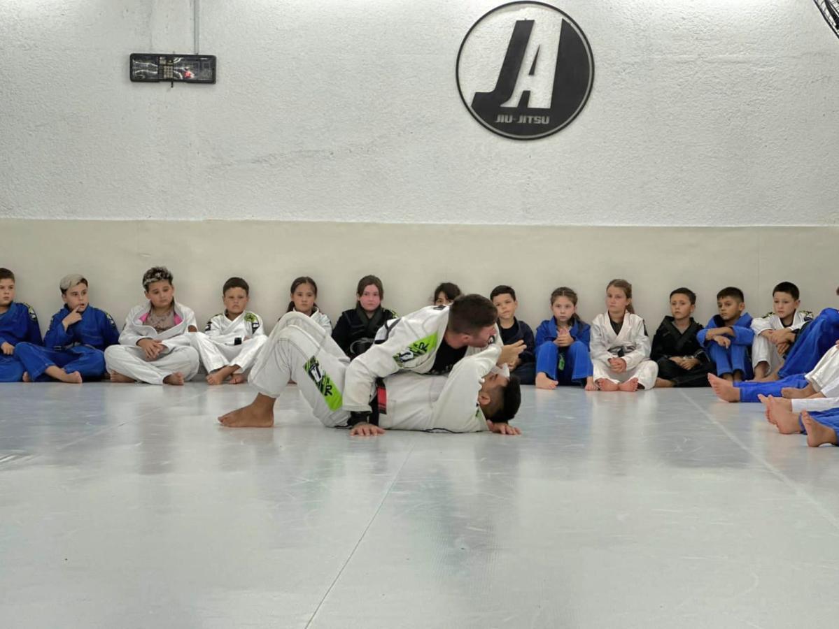 JA - LR JIU-JITSU ACADEMY